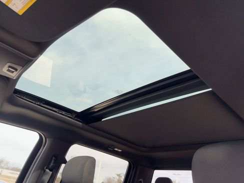 Used 2018 Ford F150 XLT w/ Equipment Group 302A Luxury image 15