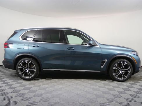 Certified 2025 BMW X5 xDrive40i image 2