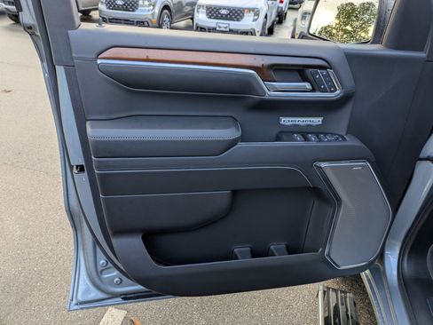 Used 2024 GMC Sierra 1500 Denali image 16