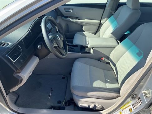 Used 2017 Toyota Camry LE image 17