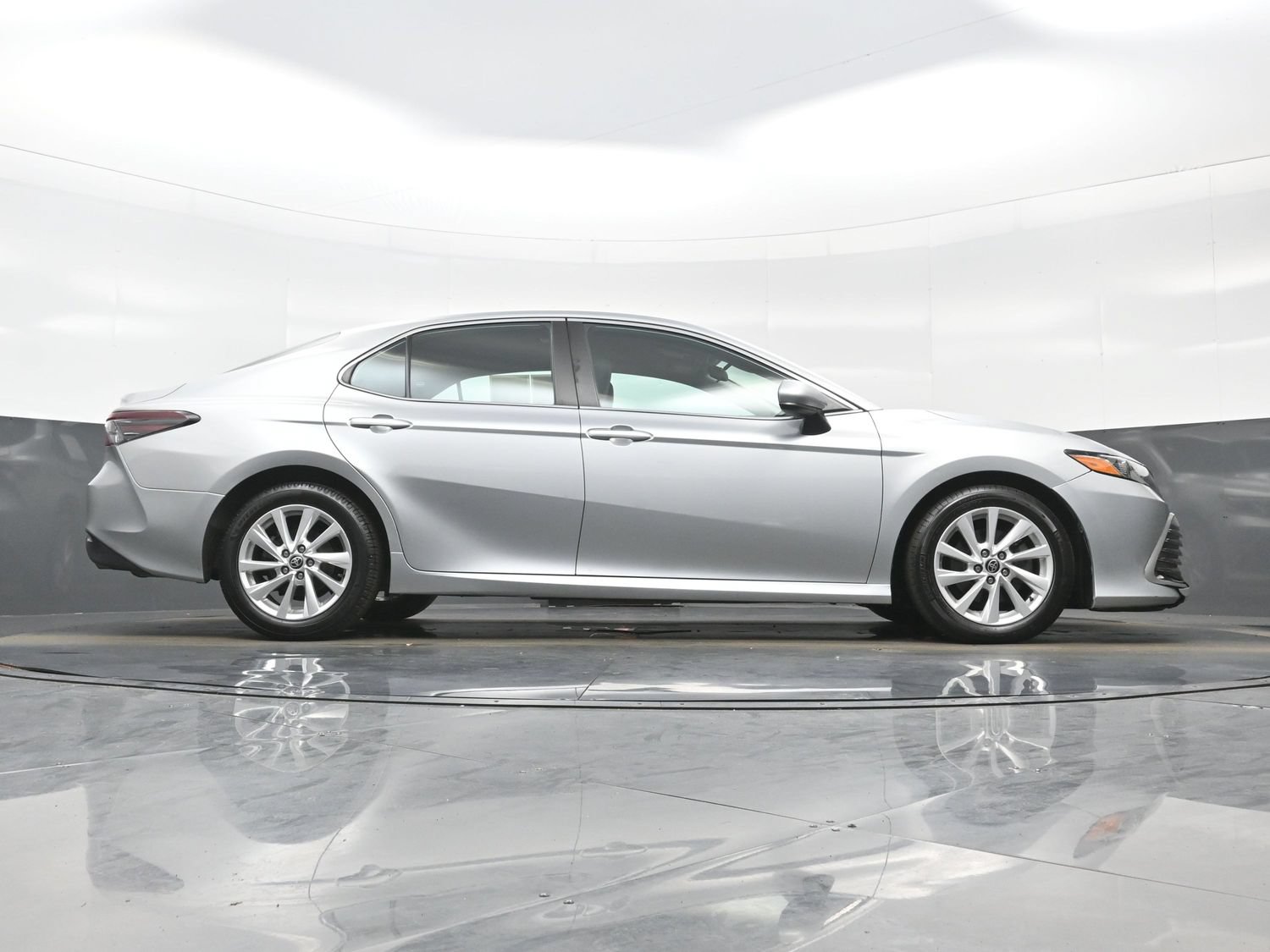 Used 2022 Toyota Camry LE AWD/4WD image 30