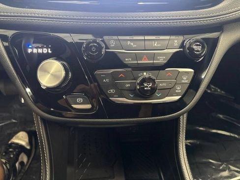 New 2027 Chrysler Pacifica Limited AWD/4WD image 38