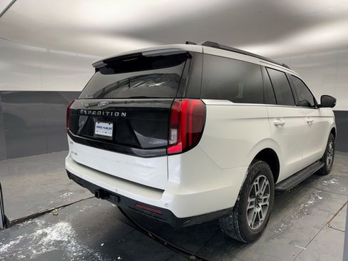 New 2026 Ford Expedition Active image 11