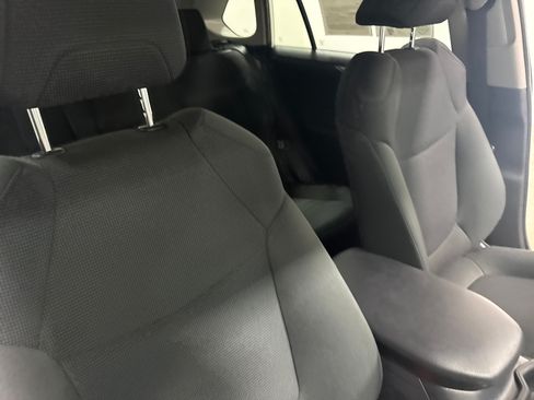 Used 2025 Toyota RAV4 LE AWD/4WD image 38