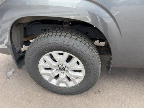 Used 2022 Nissan Frontier SV w/ Technology Package AWD/4WD image 18