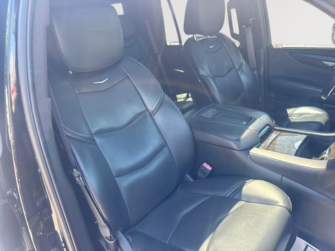 Used 2016 Cadillac Escalade Platinum AWD/4WD image 28
