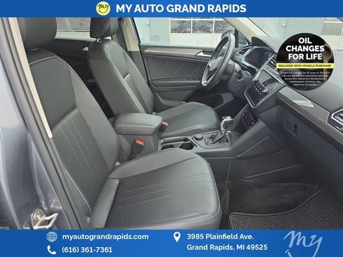 Used 2023 Volkswagen Tiguan SE image 22