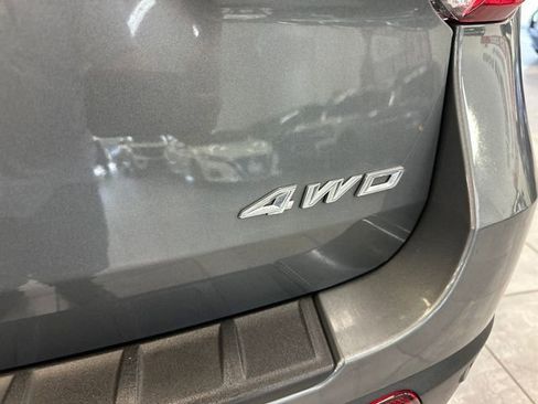 Used 2023 Ford Explorer XLT w/ Equipment Group 202A AWD/4WD image 10