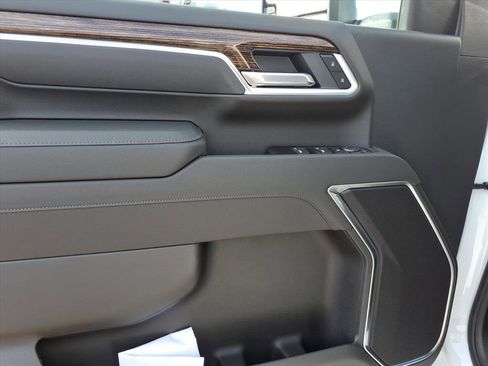 New 2026 GMC Sierra 2500 SLE image 13
