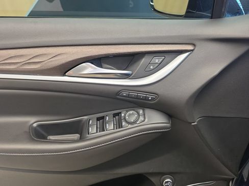 Used 2022 Buick Enclave Avenir FWD image 16