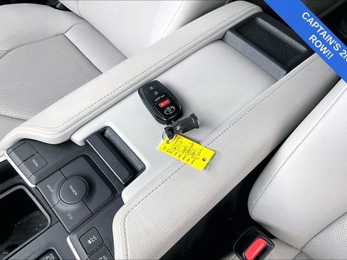 Used 2024 Toyota Grand Highlander XLE image 13