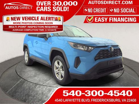 Used 2021 Toyota RAV4 LE AWD/4WD image 1