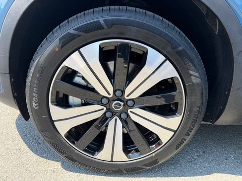Used 2023 Volvo C40 Recharge Core w/ Climate Package AWD/4WD image 54