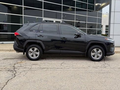 Used 2022 Toyota RAV4 XLE w/ Convenience Package image 2