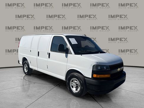 Used 2019 Chevrolet Express 2500 w/ Driver Convenience Package image 7