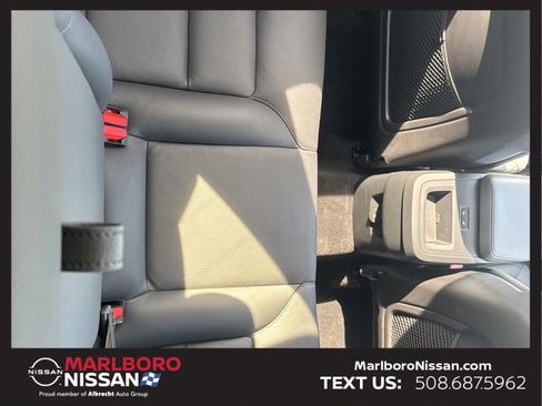 Used 2025 Volvo XC60 B5 Plus w/ Climate Package image 15