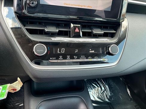 Used 2023 Toyota Corolla LE FWD image 14