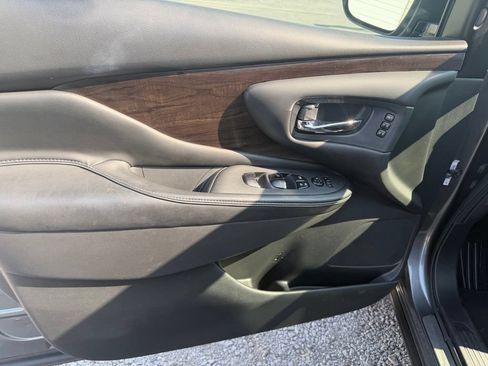 Used 2020 Nissan Murano Platinum w/ Cargo Package FWD image 10