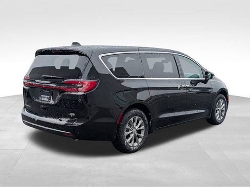 New 2026 Chrysler Pacifica Select AWD/4WD image 2