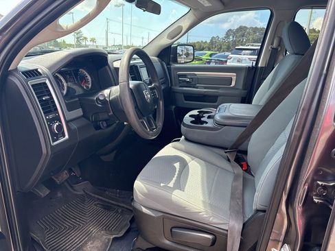 Used 2019 RAM 1500 Classic SLT RWD image 12