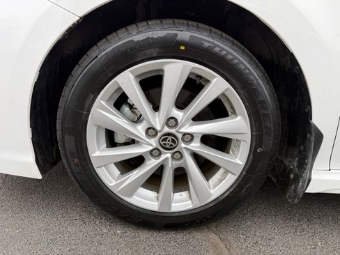 Used 2024 Toyota Camry SE image 37