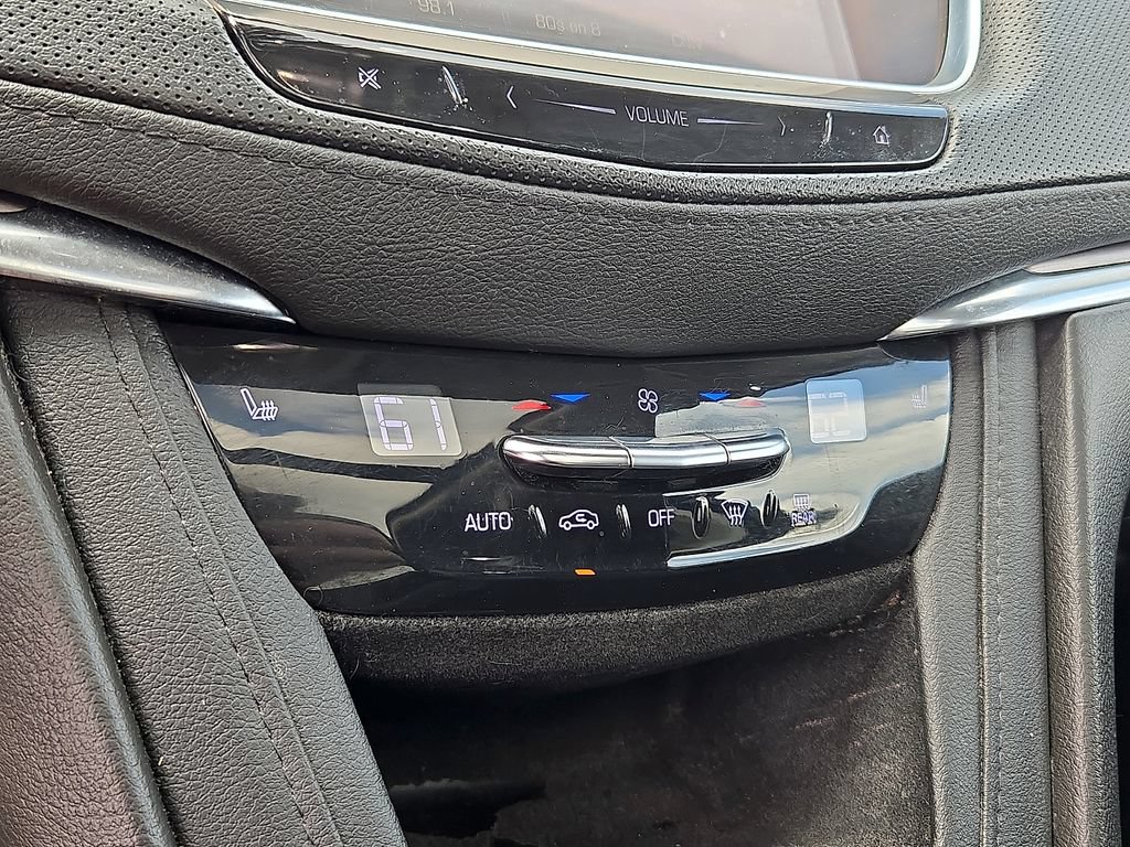Used 2019 Cadillac XT5 Luxury AWD/4WD image 17