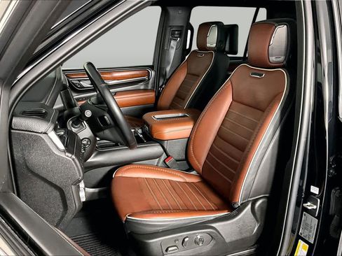 Used 2023 GMC Yukon Denali Ultimate AWD/4WD image 8