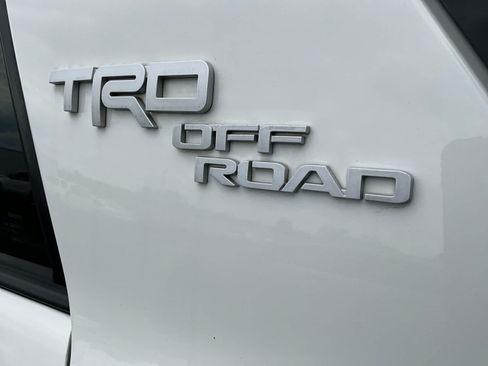 Used 2019 Toyota 4Runner TRD Off-Road Premium AWD/4WD image 17