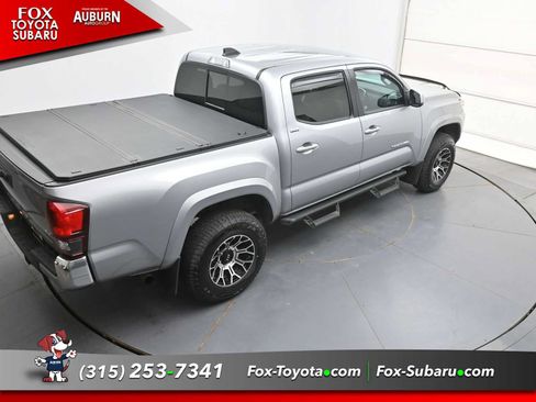 Used 2021 Toyota Tacoma SR5 AWD/4WD image 28