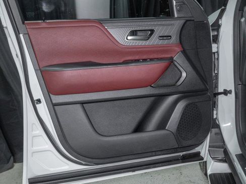 Used 2025 INFINITI QX80 Autograph image 9