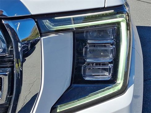 Used 2024 GMC Yukon SLT image 9