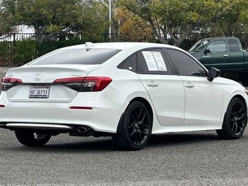 Used 2023 Honda Civic Sport image 3
