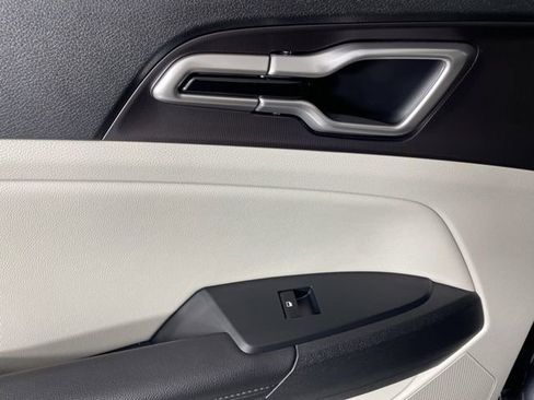 New 2026 Kia Sportage EX w/ EX Panorama Roof Package image 36