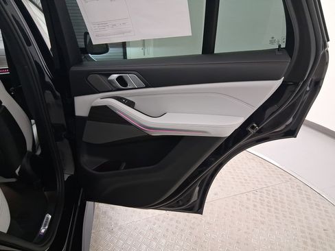 Used 2024 BMW X5 xDrive40i w/ M Sport Package image 31