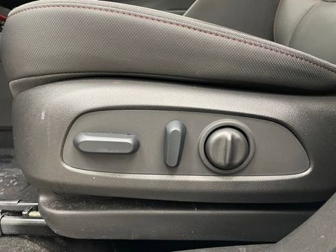 Used 2023 Chevrolet TrailBlazer RS image 9