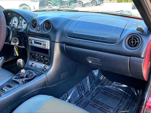 Used 2001 MAZDA MX-5 Miata RWD image 24