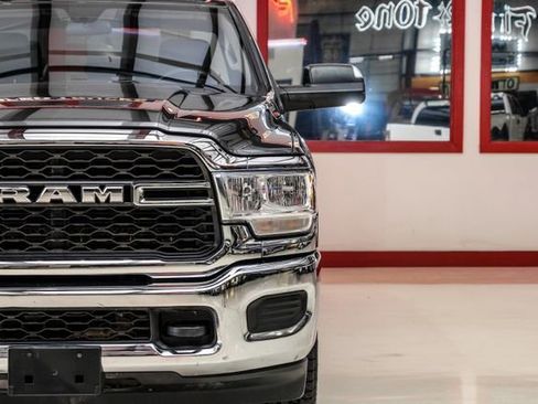 Used 2019 RAM 2500 Tradesman w/ Chrome Appearance Group image 43
