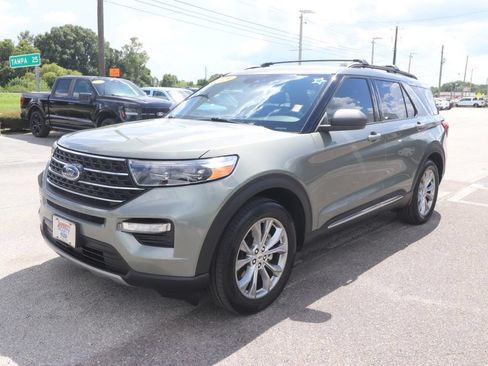 Used 2020 Ford Explorer XLT w/ Equipment Group 202A RWD image 3