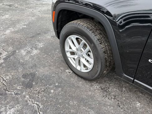 New 2025 Jeep Grand Cherokee L Laredo w/ Luxury Tech Group I image 25