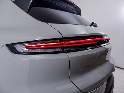 New 2026 Porsche Cayenne S image 10