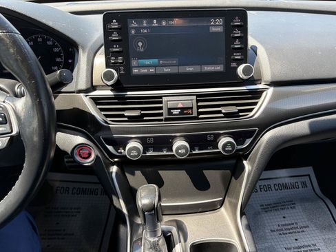 Used 2018 Honda Accord Sport image 15