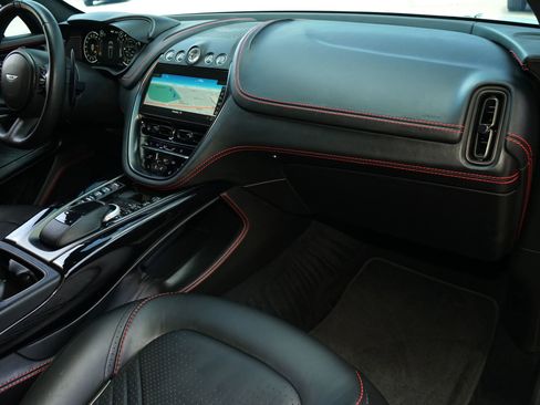 Used 2021 Aston Martin DBX AWD/4WD image 12