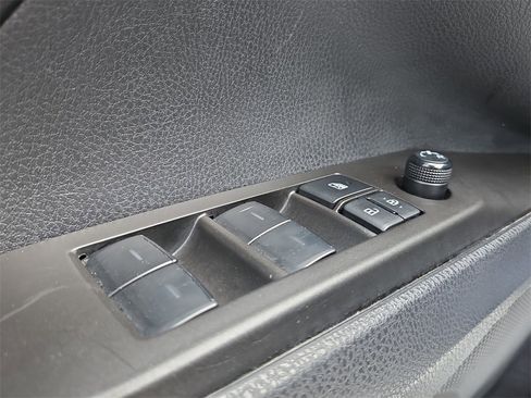 Used 2023 Toyota Camry SE image 31