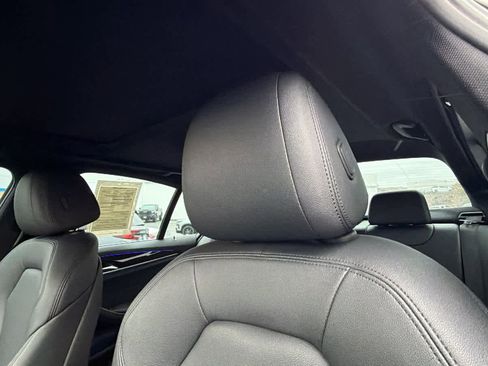 Used 2019 BMW 530e w/ Convenience Package image 11