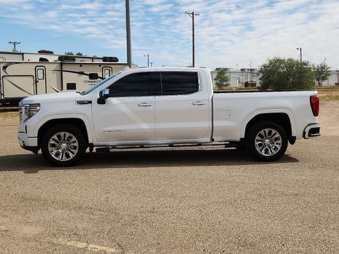Used 2025 GMC Sierra 1500 Denali w/ Technology Package AWD/4WD image 2