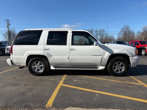 Used 2000 Cadillac Escalade 4WD image 5