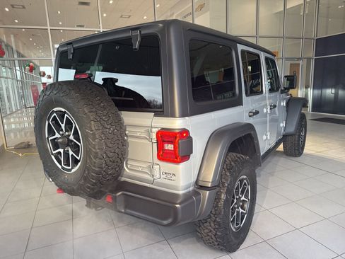 Used 2024 Jeep Wrangler Rubicon image 4