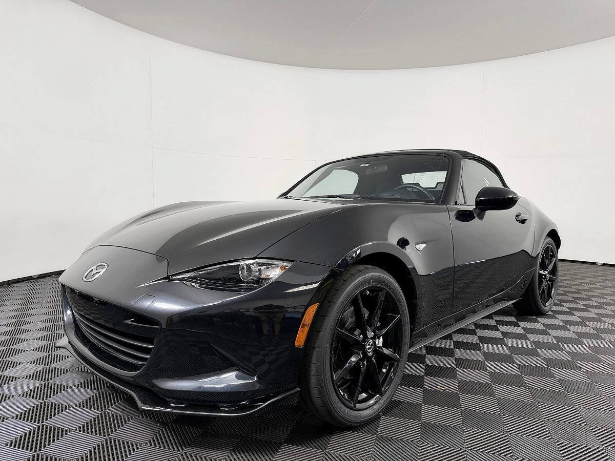 Used 2019 MAZDA MX-5 Miata Club RWD image 2