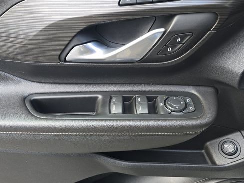 Used 2022 GMC Terrain SLT image 11