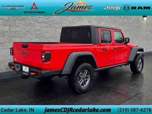 Used 2026 Jeep Gladiator Mojave AWD/4WD image 5